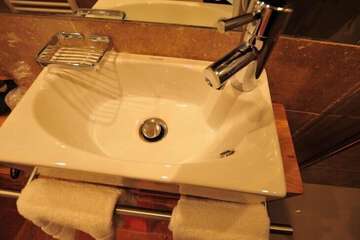 Deep soaking bathtub