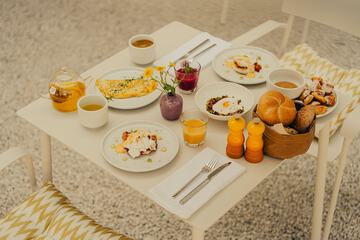 Breakfast meal