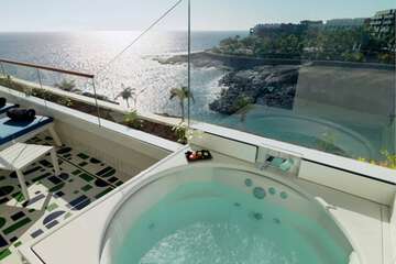 Private spa tub