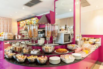 Breakfast buffet
