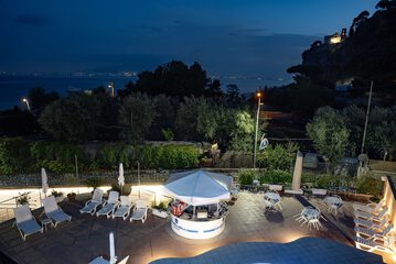 Poolside bar