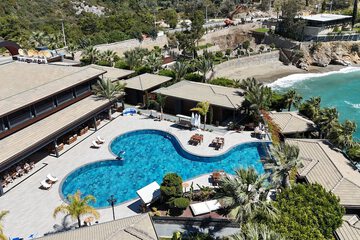 Infinity pool