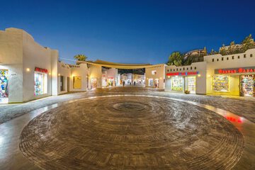 Shopping mall
