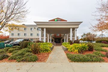 Hotel 5 of 135