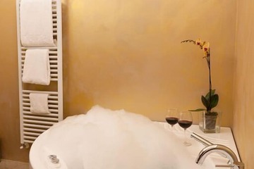 Jetted tub