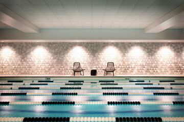 Exercise/lap pool