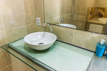 Bathroom sink