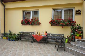 Photo 33