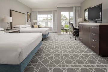 Hotel Exterior 73 of 74