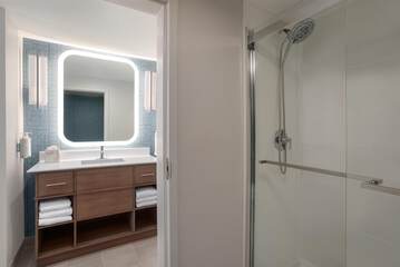 Bathroom shower