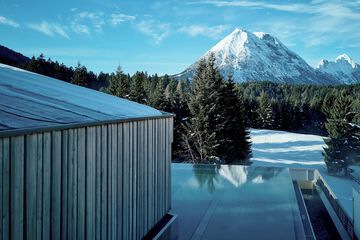 Infinity pool