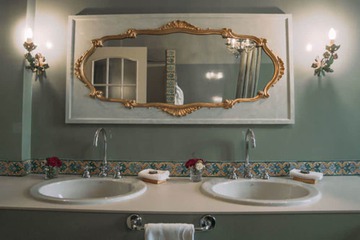 Bathroom sink