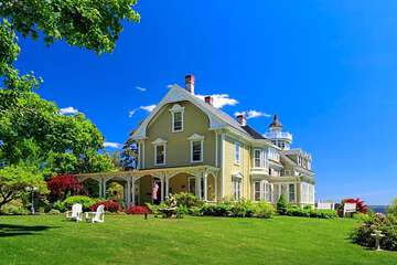 Captain Nickels Inn