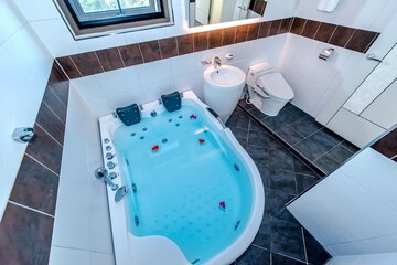 Bathroom shower
