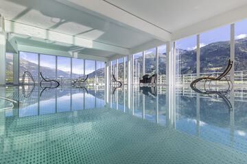 Exercise/lap pool