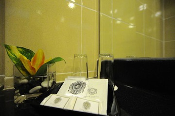 Bathroom amenities