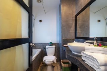 Bathroom amenities