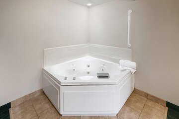 Jetted tub