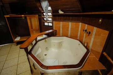 Private spa tub