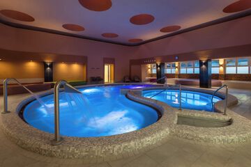 Pool waterfall