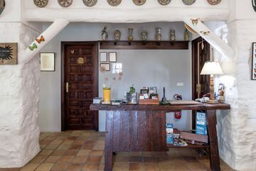 Check-in/check-out kiosk