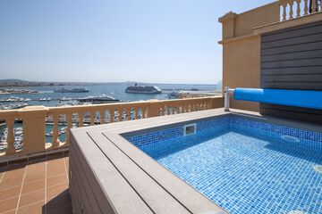 Private pool