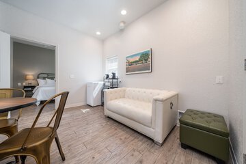 Room 84 of 211