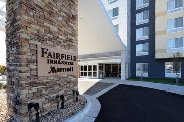 Fairfield Inn & Suites by Marriott Raleigh Capital Blvd. / I 540