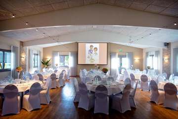 Banquet hall