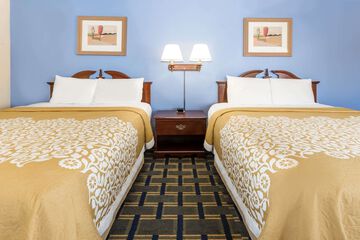 Days Inn by Wyndham Plymouth