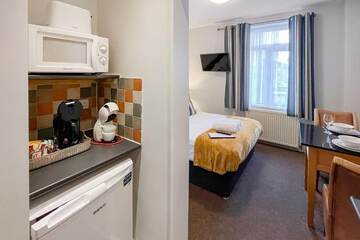 Private kitchenette