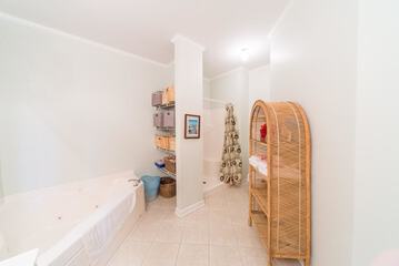 Jetted tub