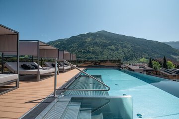 Infinity pool