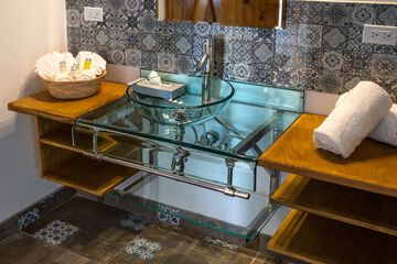 Bathroom sink
