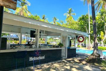 Poolside bar