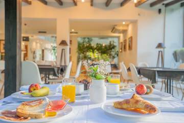 Breakfast buffet