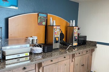 Breakfast/Coffee Service 111 of 135