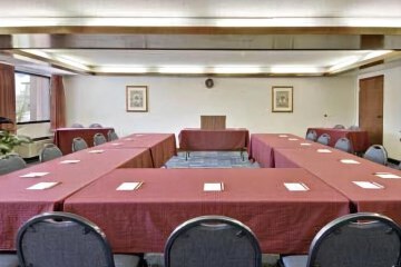 KNIGHTS INN ADAIRSVILLE 17