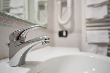 Bathroom sink