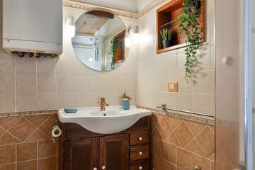 Bathroom sink