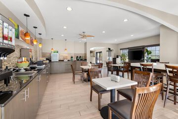 Breakfast area