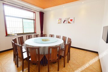 餐饮 or 会议