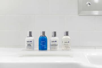 Bathroom amenities