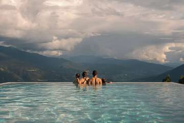 Infinity pool