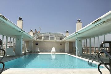 Rooftop pool