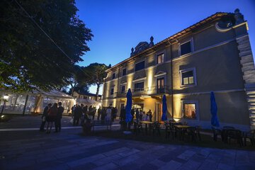 Front of property - evening/night