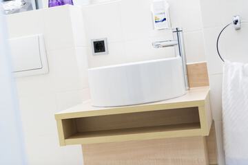 Bathroom sink