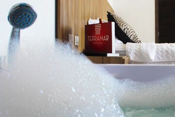 Jetted tub