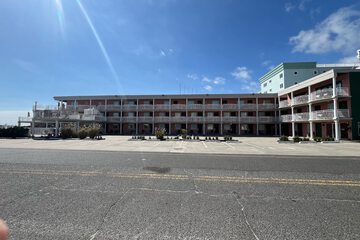 Coliseum Ocean Resort