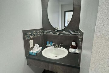Bathroom sink